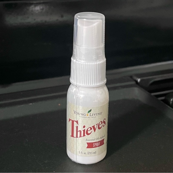 Thieves Household Cleaner Spray, by Young Living Essential Oils - Picture 1 of 2
